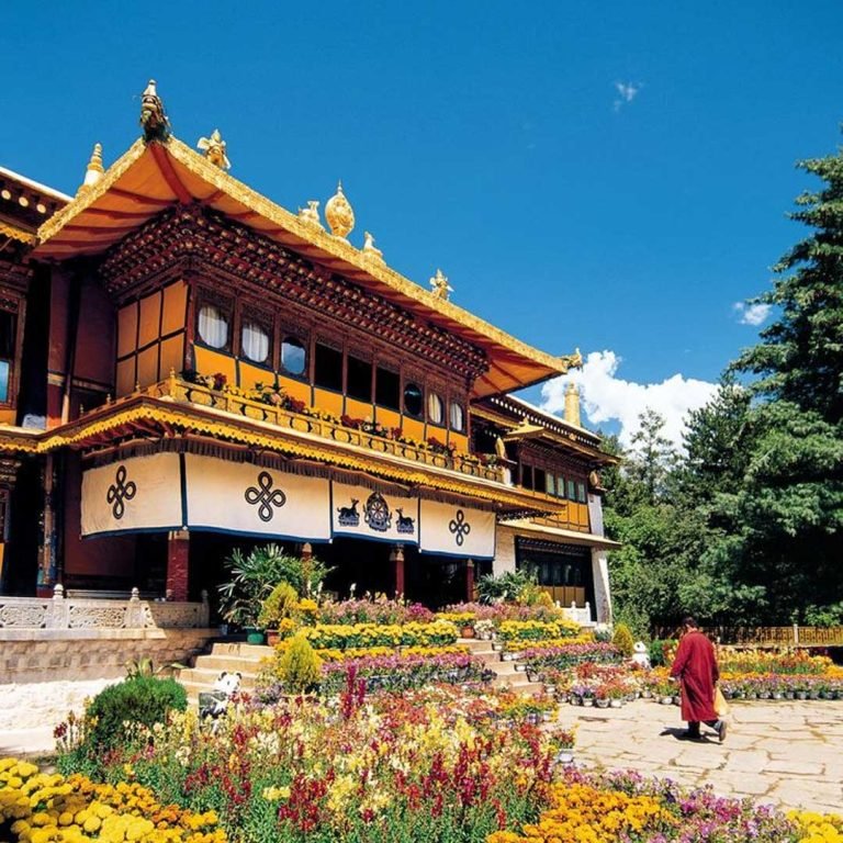 Norbulingka Park